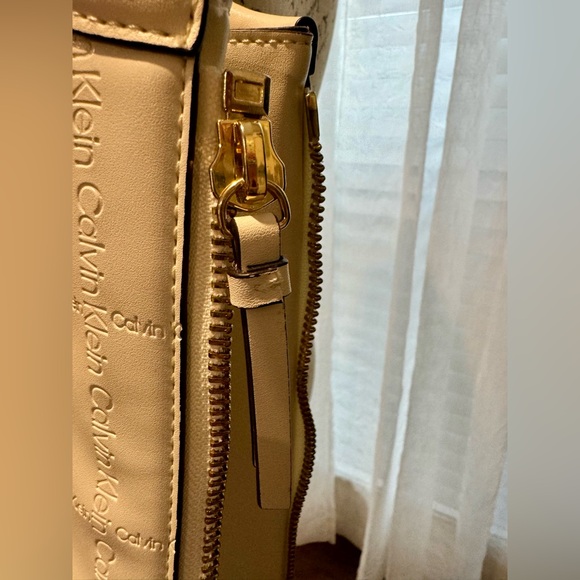 Calvin Klein Cream colored Shoulder Bag - Picture 12 of 13